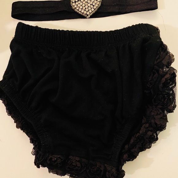 Baby bloomers and matching headband with 🖤 - Picture 3 of 4